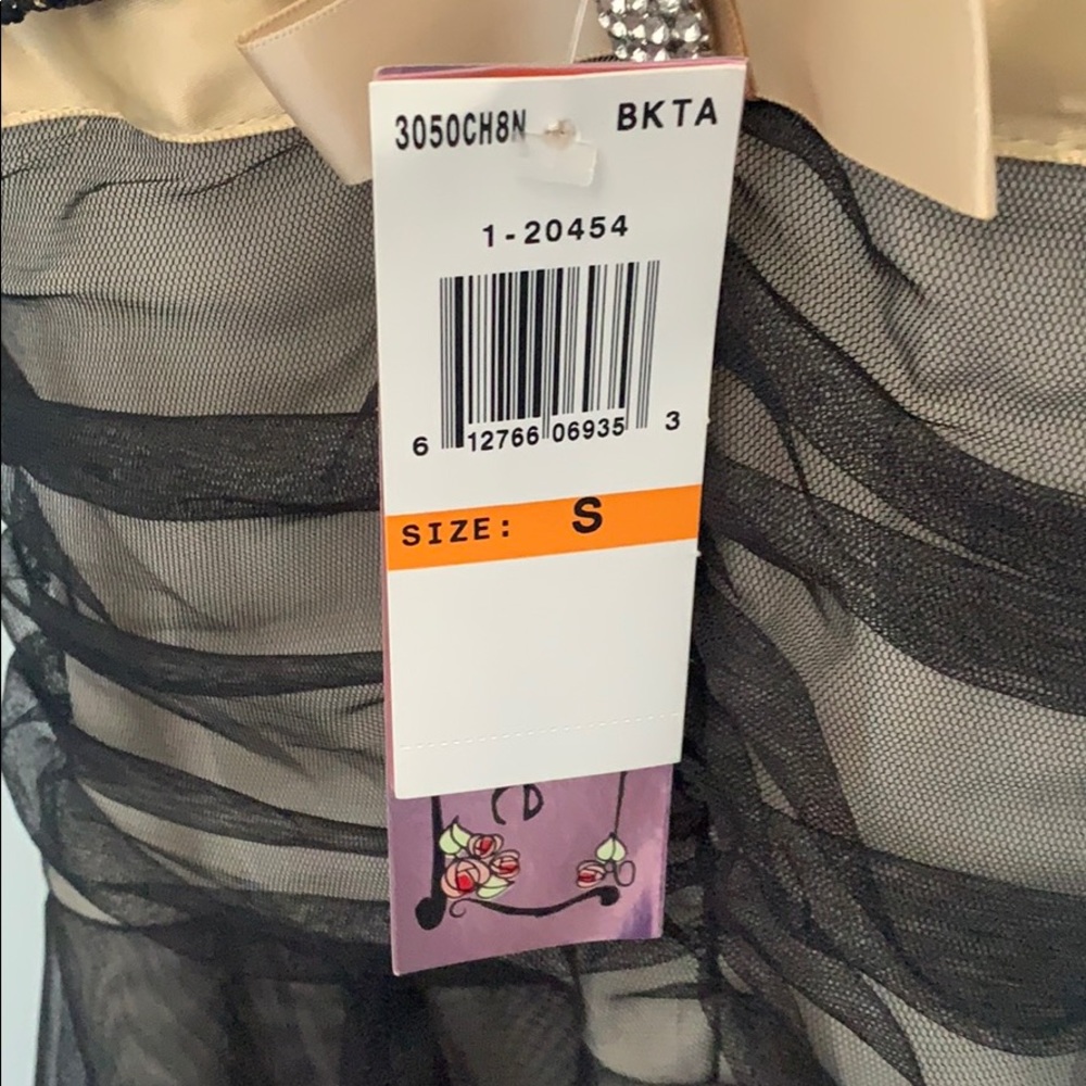 NWT! Black And Cream Evening Dress - Picture 5 of 6